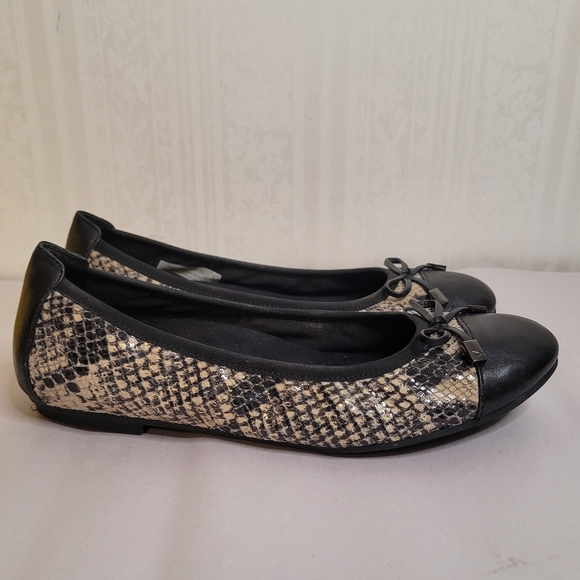 Vionic Minna Ballet Flats Women's Size 9 Snake Embossed Comfort Bow - Picture 2 of 9